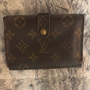 Men’s Or Women’s Preloved Vintage Louis Vuitton Kisslock Monogram Wallet!